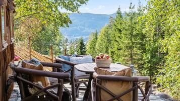 Deluxe Chalet, 1 Queen Bed, Sauna, Lake View | Terrace/patio