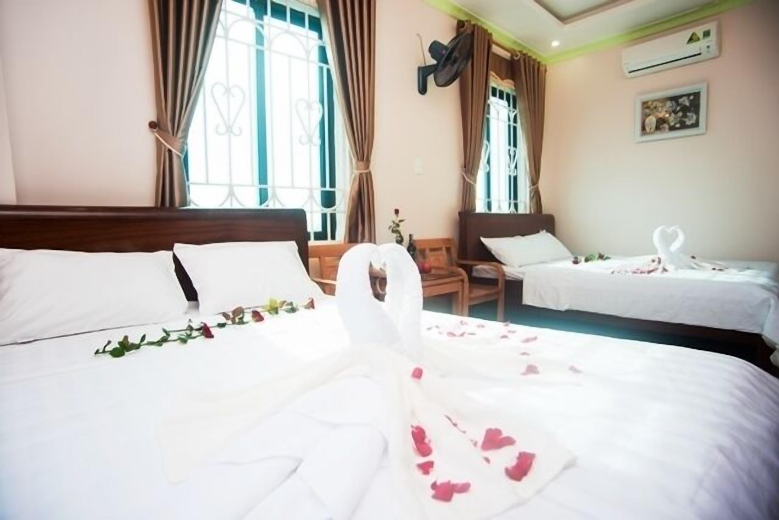 family room | minibar, desk, free wifi