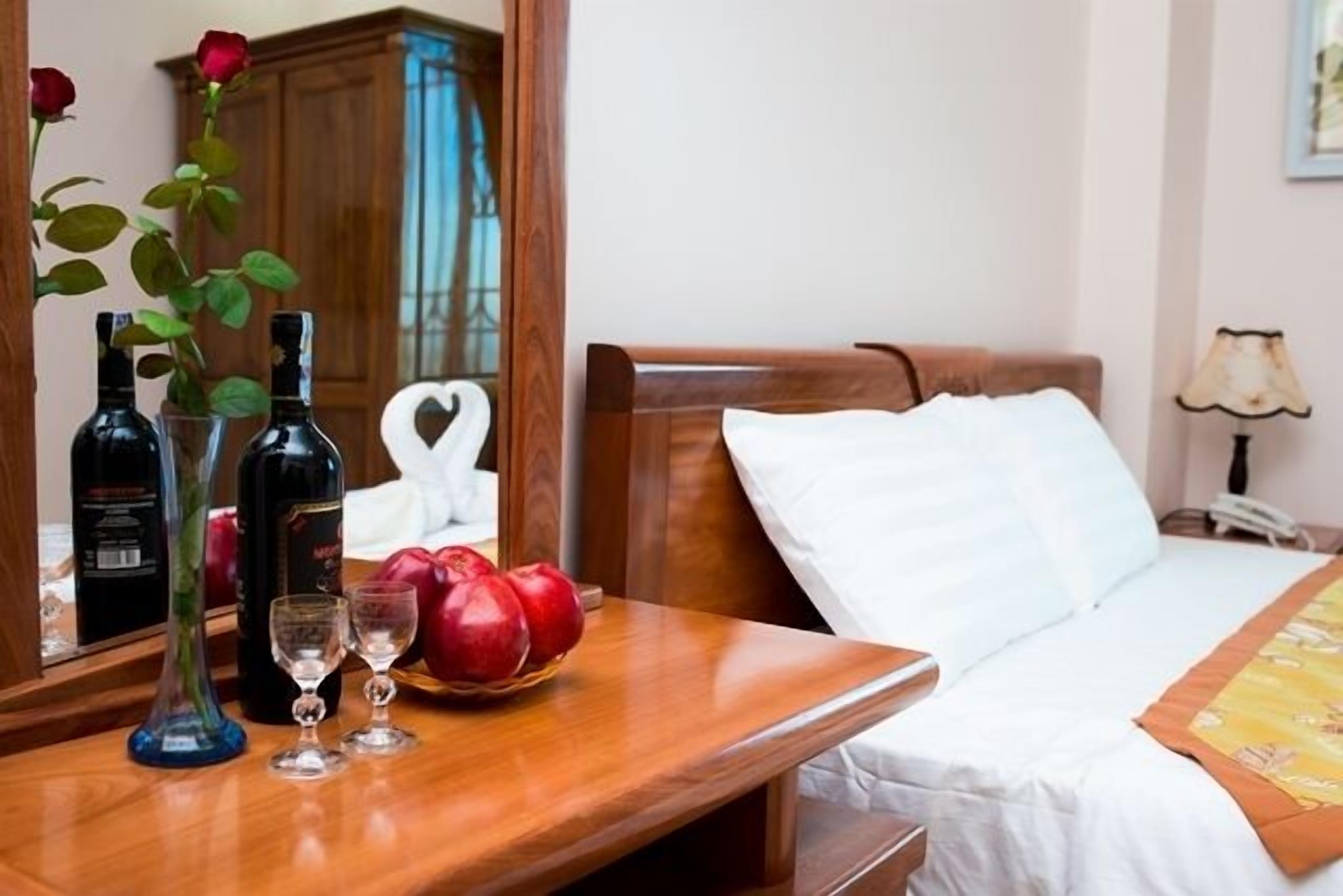 deluxe double room | minibar, desk, free wifi