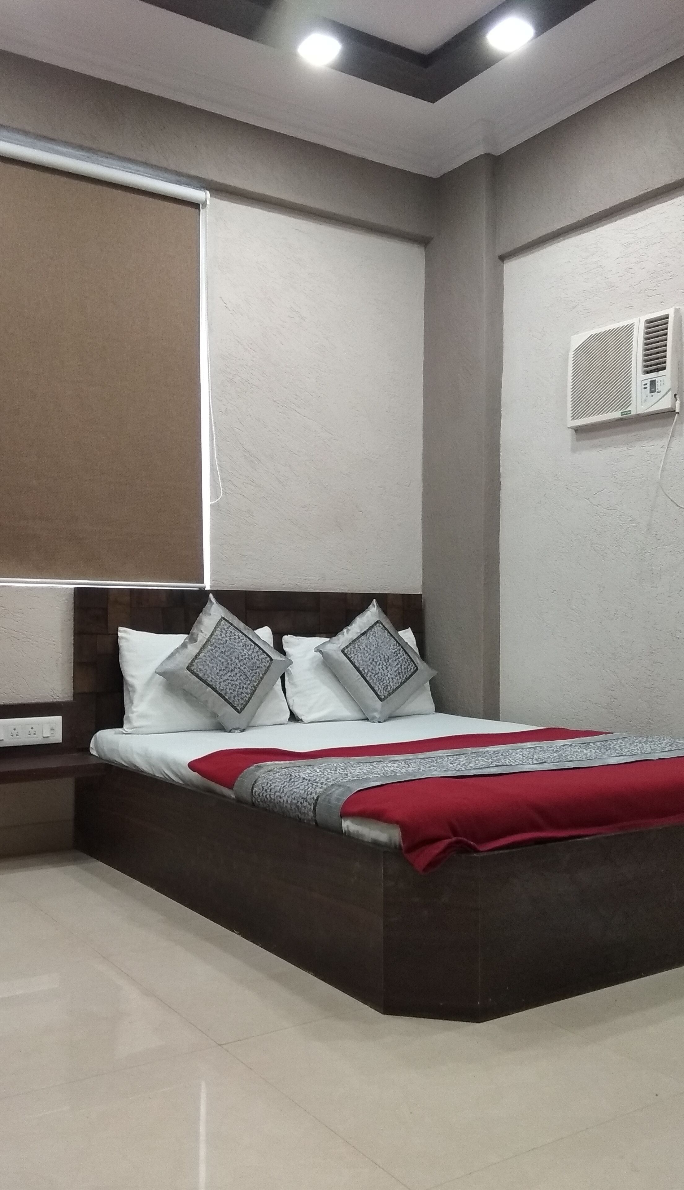 Decoración personalizada, muebles diferentes y escritorio 