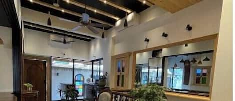 Sala de estar en el lobby
