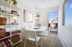 Deluxe Apartment, 3 Bedrooms, City View | In-room dining - Chloe Boutique Apartments (Athens)