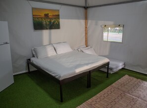 Superior Tent | Bed sheets - The Camping Site Hamat Gader (Hamat Gader)