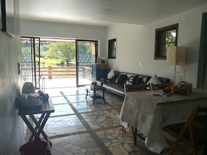 3 Bedrooms Villa  | Living room | LCD TV, DVD player