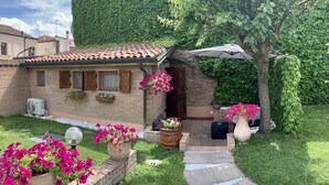 Exclusive Room, 1 Bedroom | Living area - Villa Roberta (Ferrara)