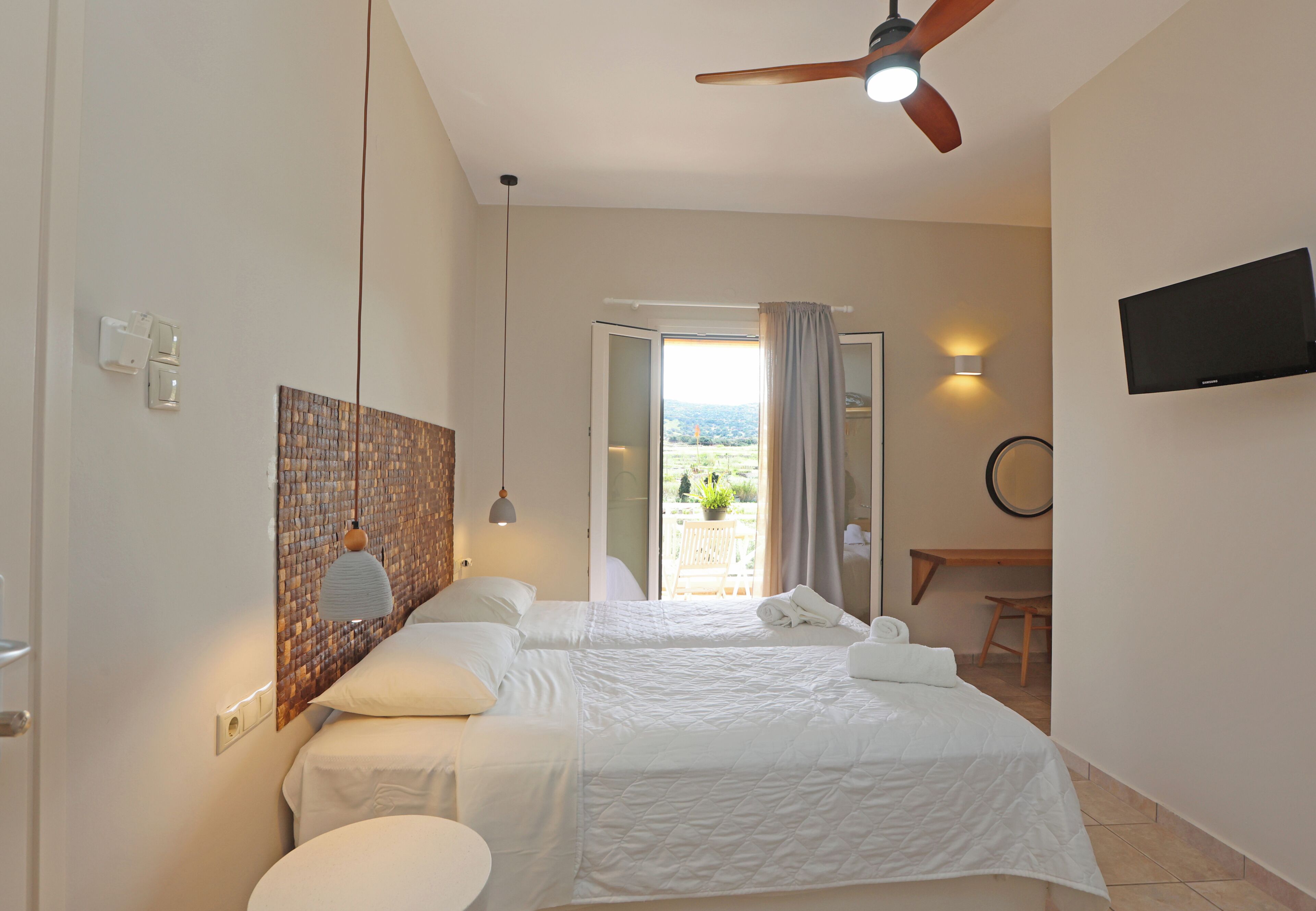 Basic Studio, 2 Single Beds, Hot Tub, Garden View