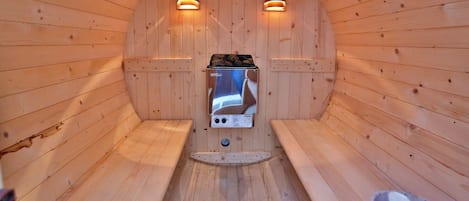 Sauna, bañera de hidromasaje, masajes suecos, masajes deportivos