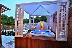 Sauna, hot tub, Swedish massages, sports massages, massages