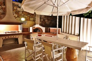 BBQ/picnic area - Ventoura Studios & Apartments (Syros)
