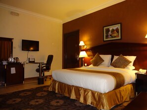 Dobbeltrom – classic | Allergitestet sengetøy, minibar, safe på rommet og skrivebord