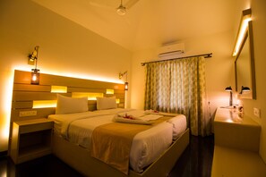 Family Villa, 2 Bedrooms, Non Smoking, Pool View | Premium bedding, rollaway beds, free WiFi - Shikara Beach Resort (Cavelossim)