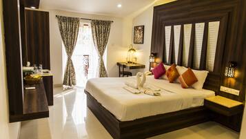 Deluxe Double Room, 1 King Bed, Non Smoking, Garden View | Premium bedding, rollaway beds, free WiFi
