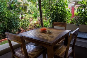 Dining - Shikara Beach Resort (Cavelossim)