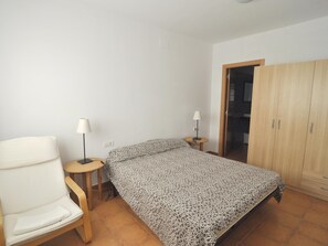 3 chambres, fer et planche à repasser, accès Internet