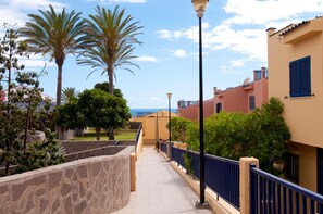Property grounds - Meloneras Bahia 7 by VillaGranCanaria (Maspalomas)