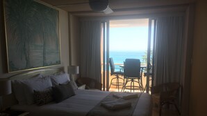 Superior Apartment, 2 Bedrooms, Accessible, Ocean View - Park Towers Holiday Units (Burleigh Heads)