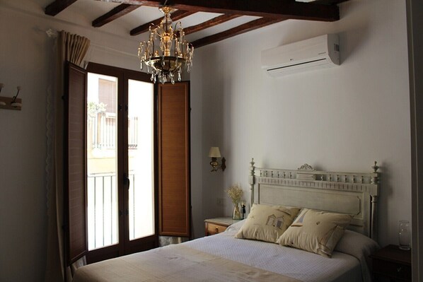 1 bedroom, in-room safe, soundproofing, free WiFi - DUPLEX SUITE - PLANTA BAJA VISTAS A CALLE (Villajoyosa)