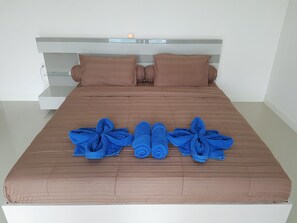 3 bedrooms, WiFi, bed sheets