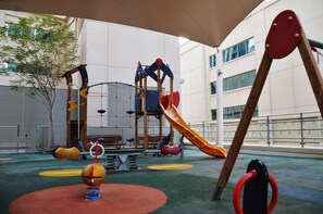 Área de juegos infantiles al aire libre