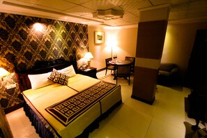 Superior-Suite, 1 King-Bett