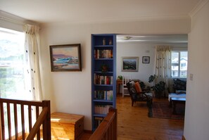 Family House, 3 Bedrooms, Mountain View | Room amenity - Dreams (Pringle Bay)
