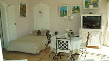 1 bedroom, in-room safe, iron/ironing board, travel crib