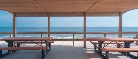 تناول الطعام بالخارج