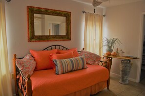 3 chambres, fer et planche à repasser, Wi-Fi, draps fournis