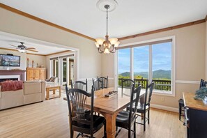 Interior - Escape to Magnificent Views & Easy Access (Beech Mountain)