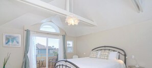 3 bedrooms, desk, iron/ironing board, travel crib