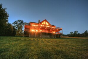 Exterior - Mountain Lodge in the High Country (Boone)