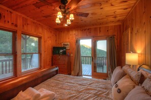 4 bedrooms, WiFi, bed sheets