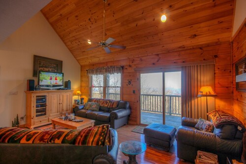 Three-Story Cabin on Beech Mountain