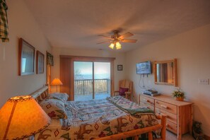 4 bedrooms, WiFi, bed sheets - Three-Story Cabin on Beech Mountain (Beech Mountain)