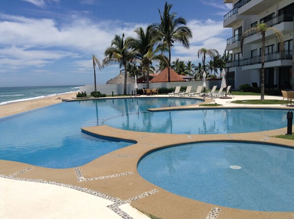 Outdoor pool, a heated pool