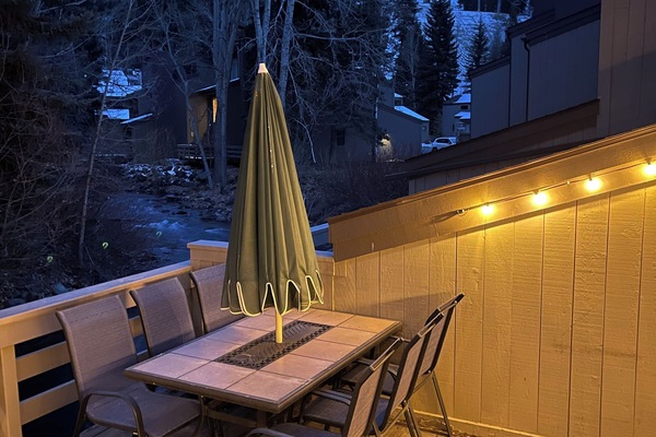 Outdoor dining