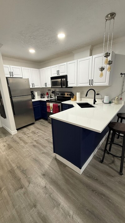 Large 2BR Near Pineview, Powder Mtn & Snowbasin Hot Tub