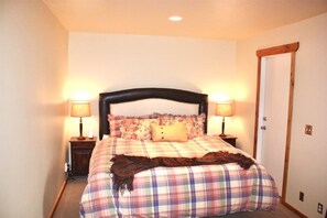 3 soverom, strykejern/-brett, wi-fi (inkludert) og sengetøy