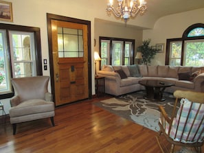 TV, fireplace, DVD player, books