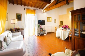 تلفزيون، مشغل دي في دي، كُتُب