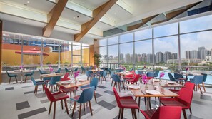 包含每日自助早餐