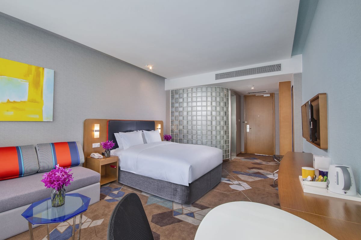 Standardzimmer, 1 King-Bett | Hochwertige Bettwaren, Zimmersafe, Schreibtisch, schallisolierte Zimmer