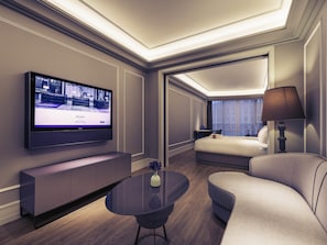 Privilege, Room, 1 King Bed | Minibar, in-room safe, desk, soundproofing