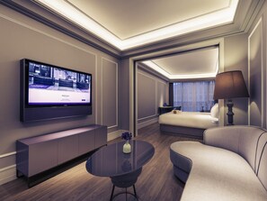 Minibar, caixa forta a l'habitació i escriptori