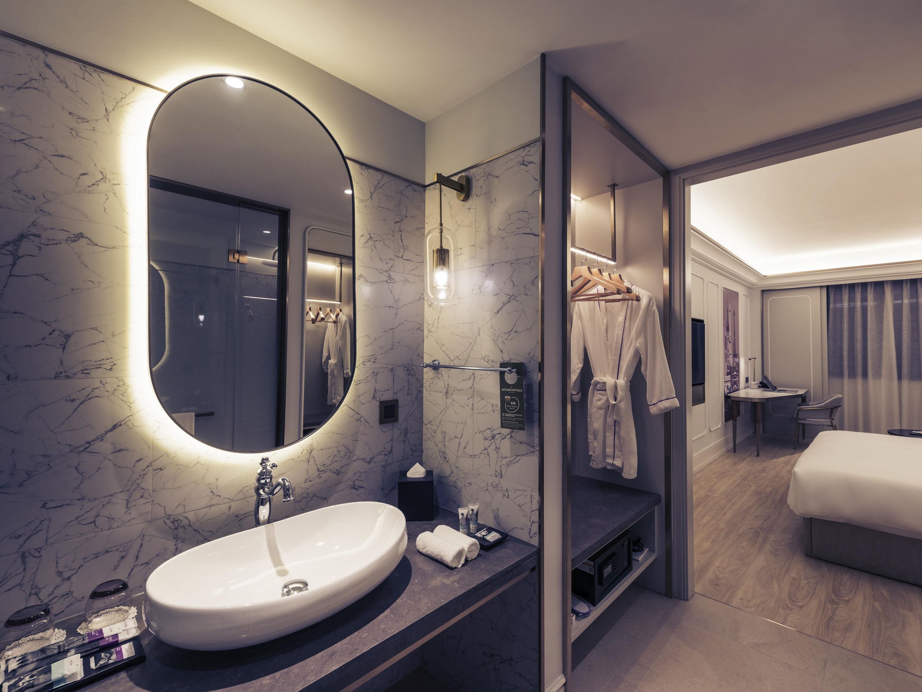 Superior Room, 1 King Bed | Minibar, in-room safe, desk, soundproofing