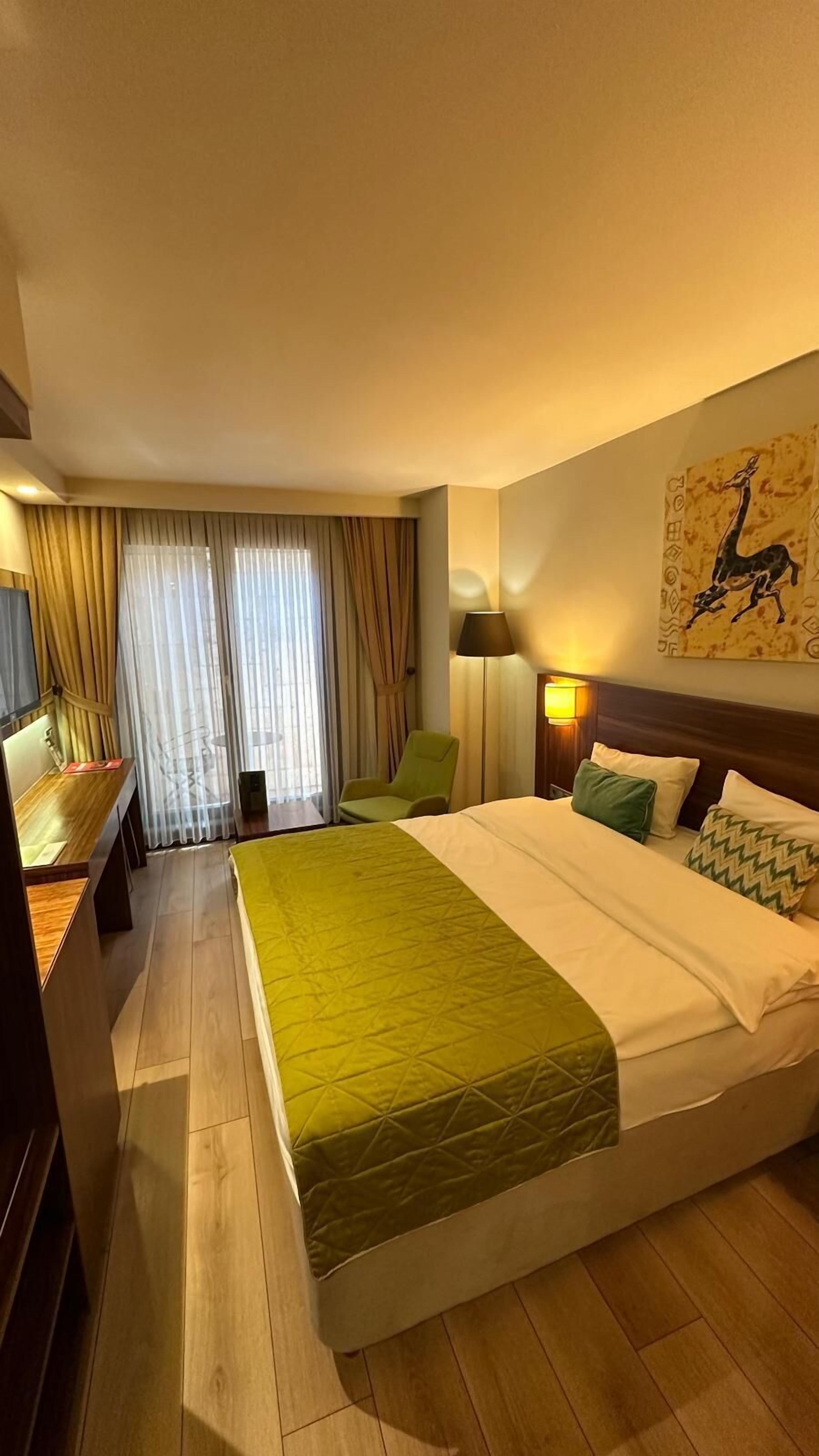 Photo - The White Orient Hotel