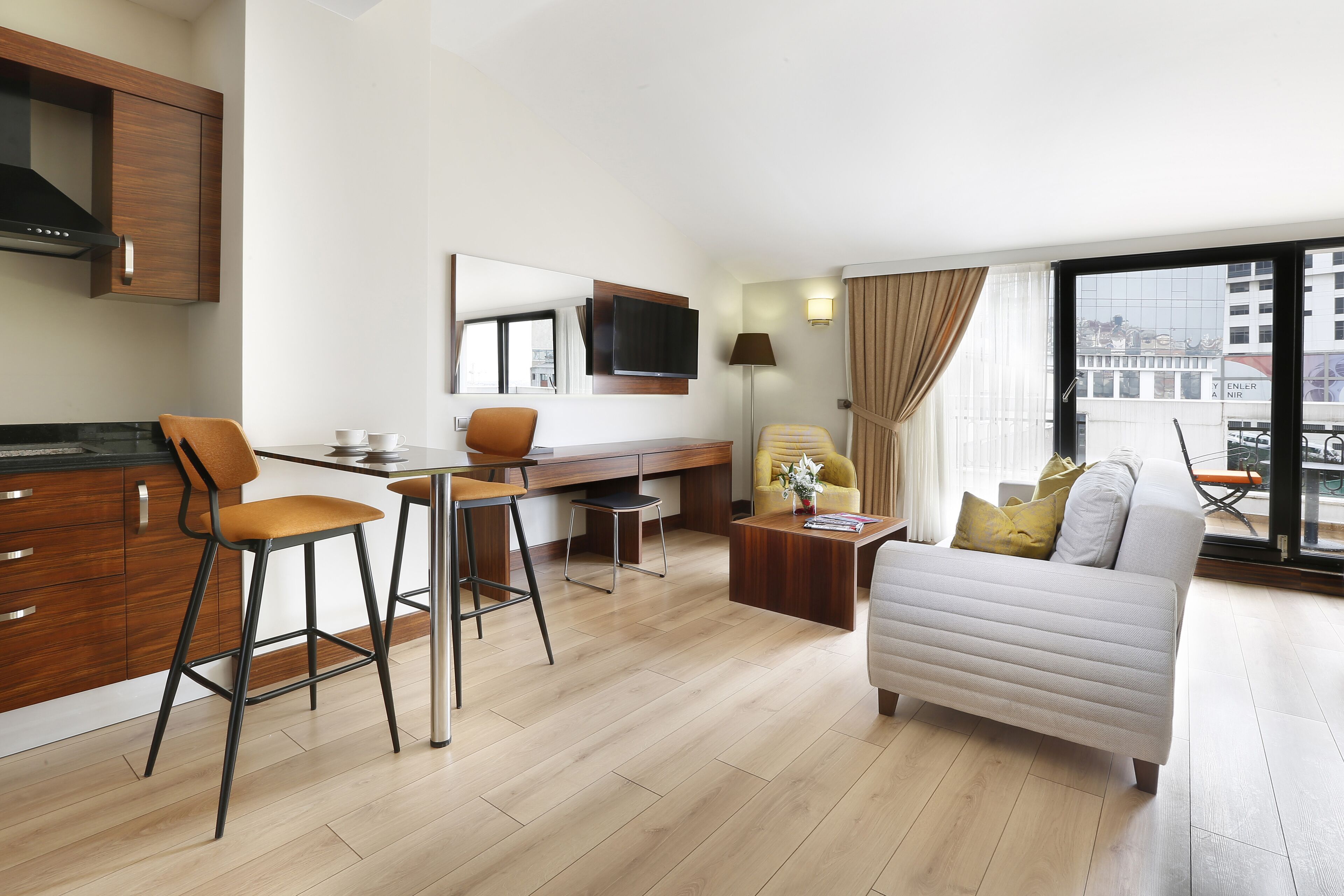 Photo - The White Orient Hotel