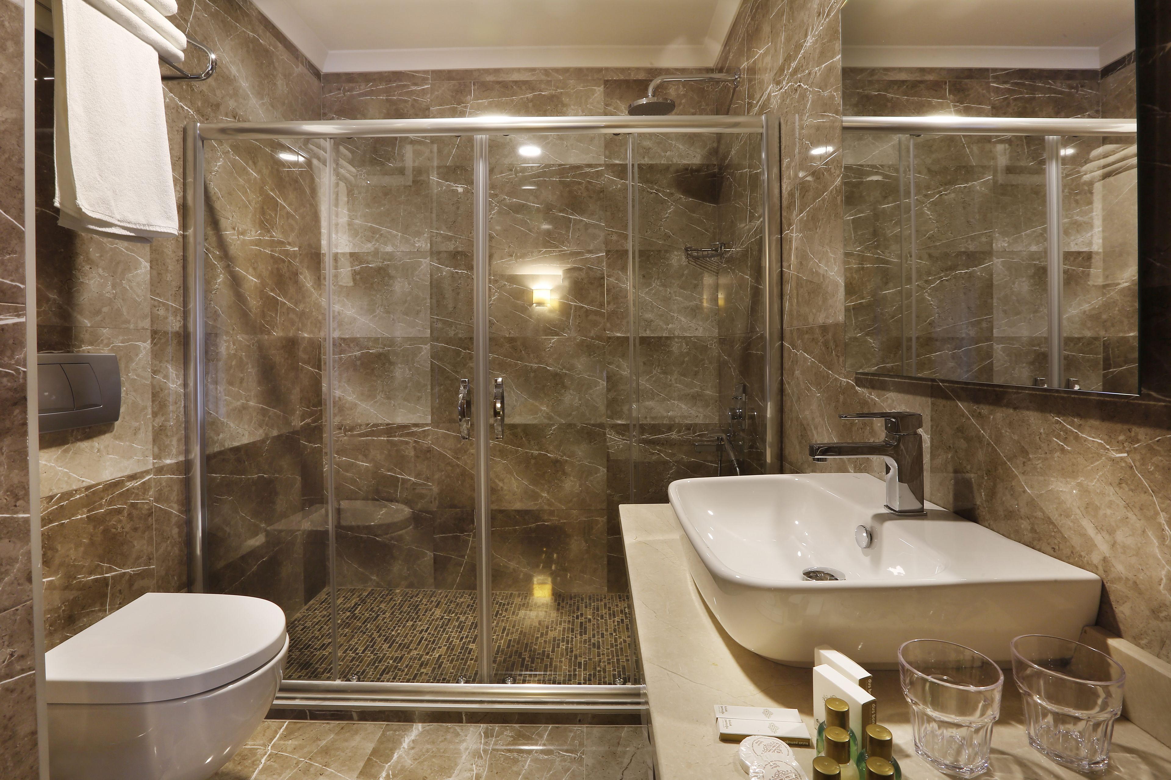 Photo - The White Orient Hotel