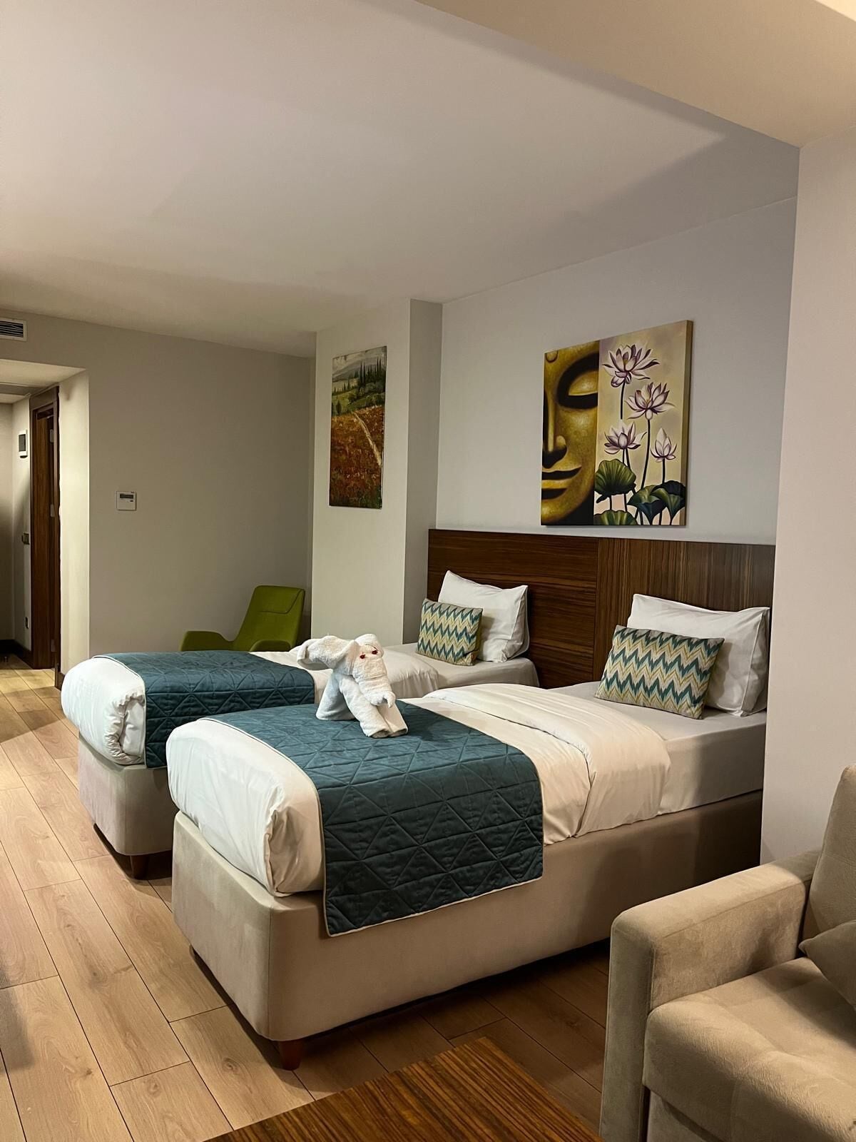 Photo - The White Orient Hotel