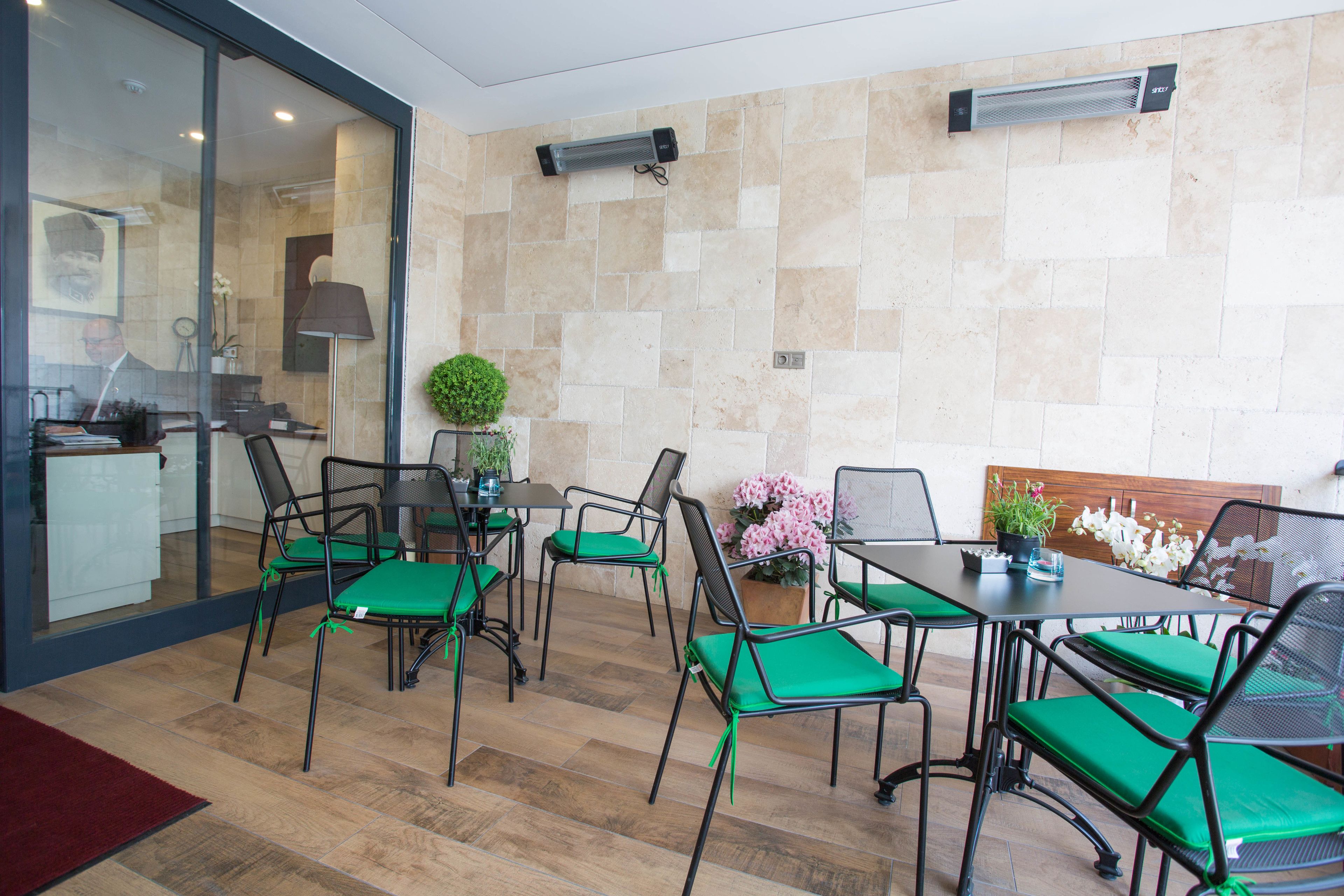 Photo - The White Orient Hotel